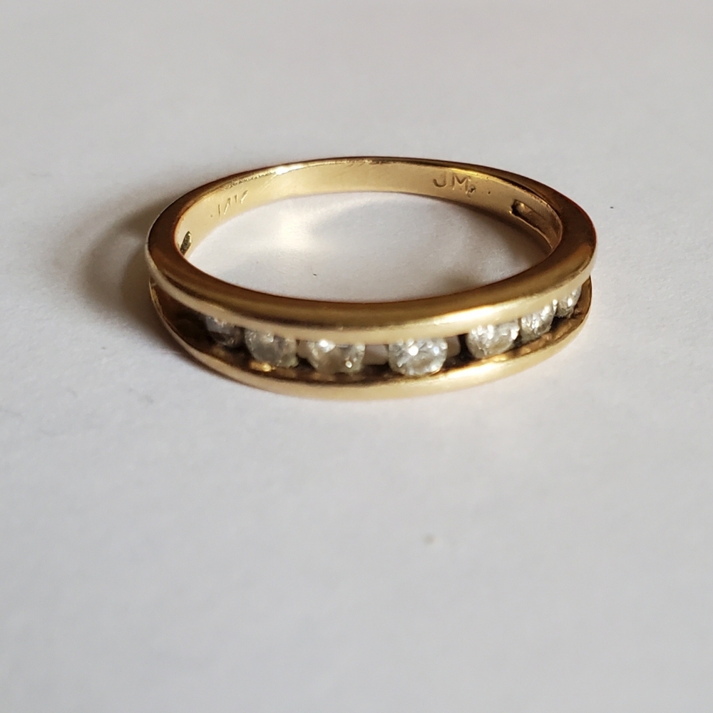 Elegant 14k Yellow Gold Diamond Band 7 Stone Ring Sz6